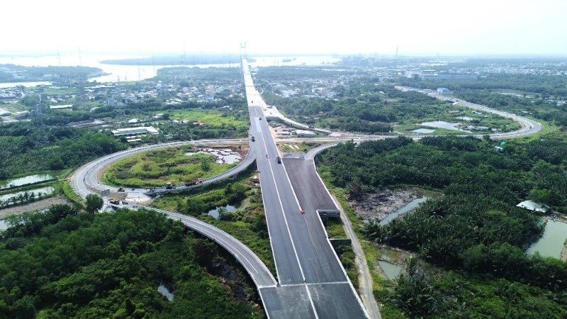 ben luc -long thanh.jpg